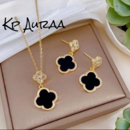 Elegant Black Clover Gold-Plated Jewelry Set