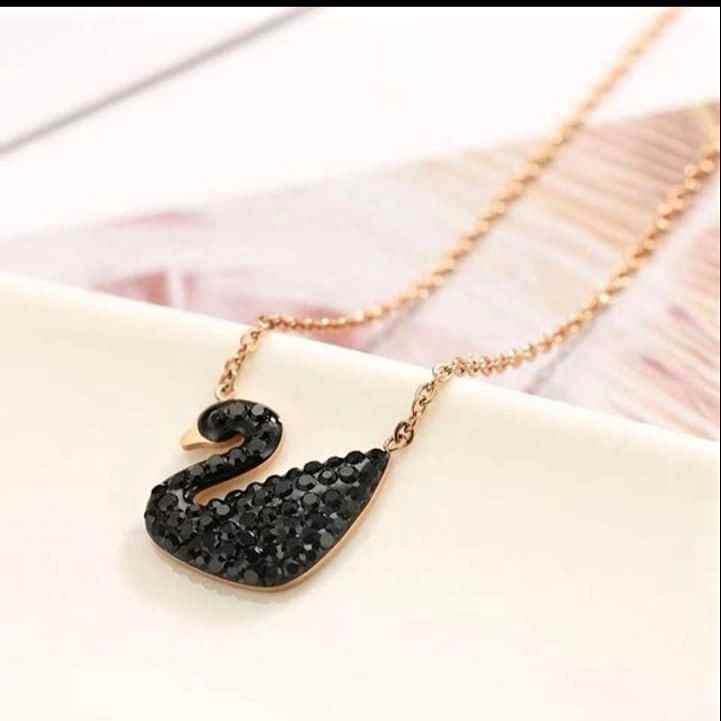 Black Swan Duck Shape With Golden Chain